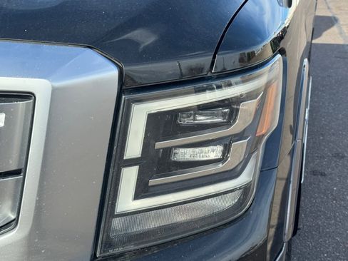 Certified 2022 Nissan Titan Platinum Reserve w/ Moonroof Package image 7