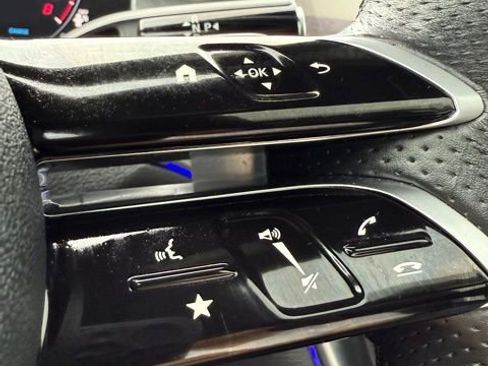 Used 2023 Mercedes-Benz GLC 300 4MATIC w/ AMG Line image 46