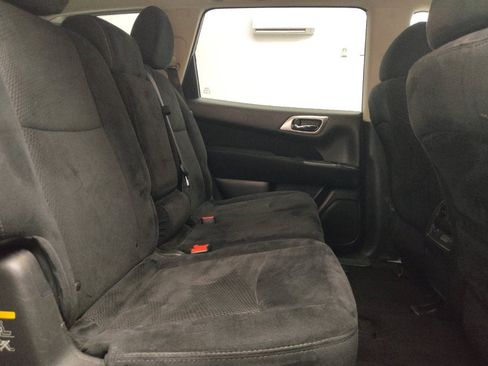 Used 2016 Nissan Pathfinder SV AWD/4WD image 19