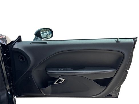 Used 2015 Dodge Challenger SRT Hellcat RWD image 42