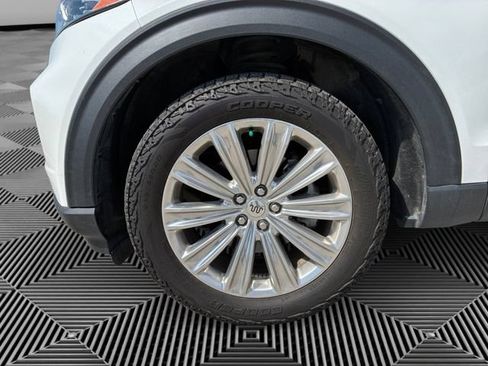 Used 2022 Ford Explorer King Ranch w/ Technology Package AWD/4WD image 9