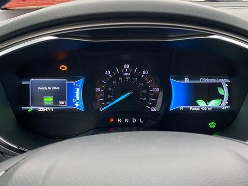 Used 2019 Ford Fusion SE image 23