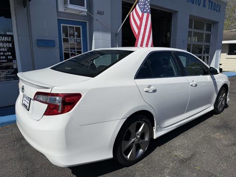 Used 2014 Toyota Camry SE image 7