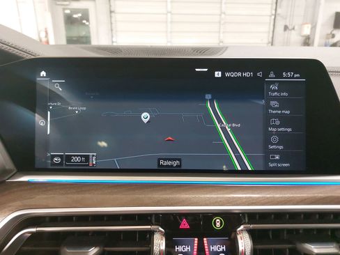 Used 2022 BMW X5 xDrive40i w/ Parking Assistance Package image 25