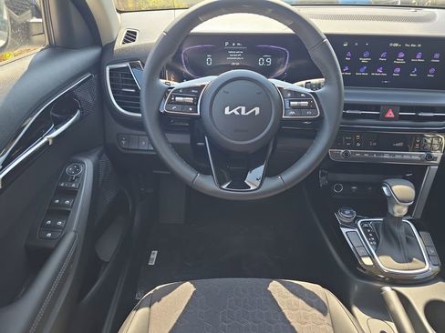 New 2026 Kia Seltos S FWD image 13