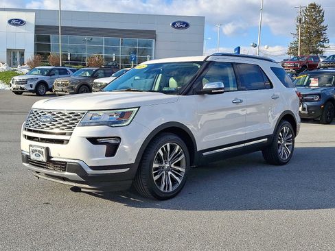 Certified 2018 Ford Explorer Platinum image 3