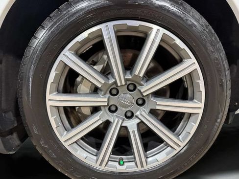 Used 2018 Audi Q7 3.0T Prestige w/ Prestige Package AWD/4WD image 36