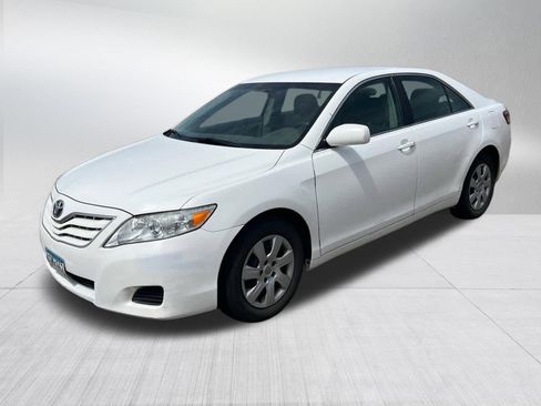 Used 2011 Toyota Camry FWD image 3
