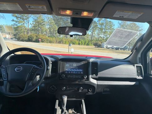 Used 2022 Nissan Frontier S w/ Technology Package image 2