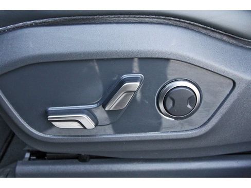 Used 2024 Kia EV9 Light Long Range RWD image 34
