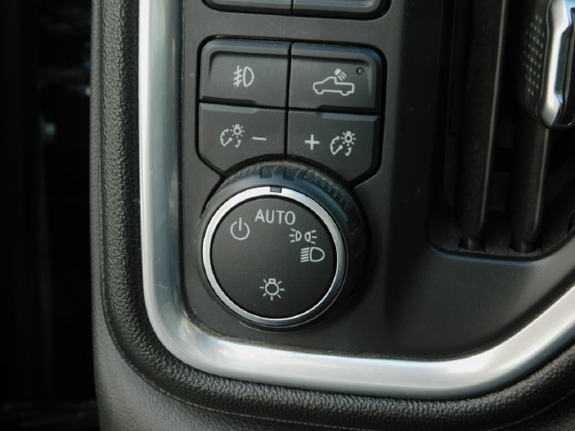 Used 2020 Chevrolet Silverado 1500 RST AWD/4WD image 21