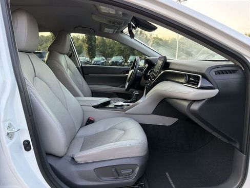 Used 2021 Toyota Camry XLE FWD image 17
