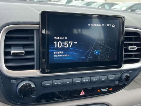 Certified 2023 Hyundai Venue Limited image 24