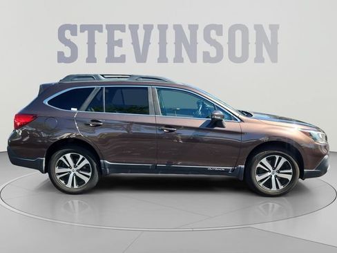 Used 2019 Subaru Outback 2.5i Limited AWD/4WD image 6
