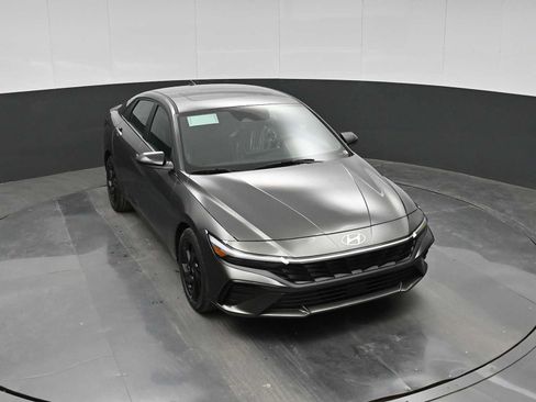 New 2026 Hyundai Elantra SEL Sport Premium FWD image 23