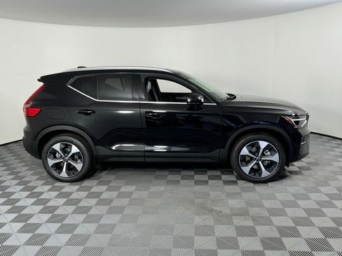 New 2025 Volvo XC40 B5 Core w/ Protection Package Premier image 3