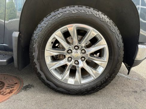 Used 2019 Chevrolet Silverado 1500 LTZ w/ LTZ Premium Package AWD/4WD image 21