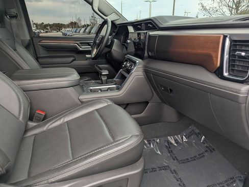 Used 2024 GMC Sierra 1500 Denali w/ Technology Package image 9