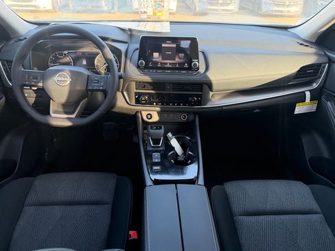 New 2026 Nissan Rogue SV image 10