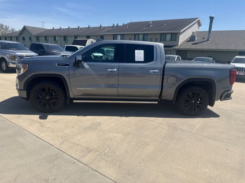 Used 2022 GMC Sierra 1500 Denali w/ Denali Reserve Package AWD/4WD image 2