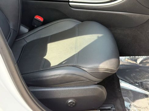 Used 2023 Mercedes-Benz C 300 4MATIC Sedan image 11