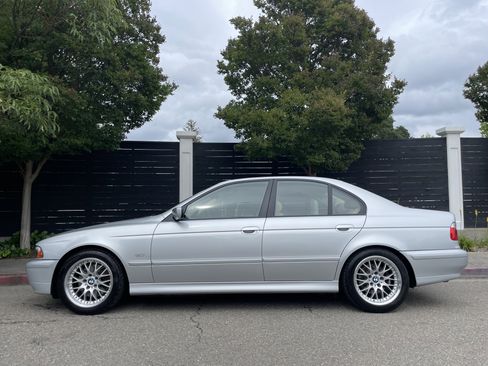 Used 2001 BMW 530i Sedan RWD image 1