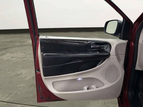 Used 2016 Dodge Grand Caravan SE w/ Quick Order Package 29E SE FWD image 11