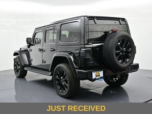 Used 2021 Jeep Wrangler Unlimited Sahara AWD/4WD image 8