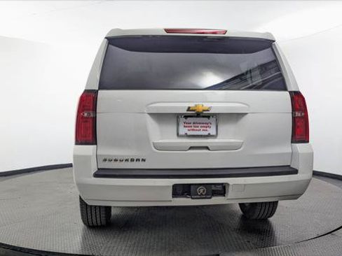Used 2018 Chevrolet Suburban LS RWD image 7