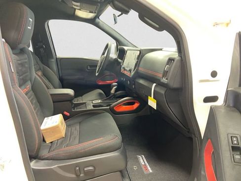 New 2026 Nissan Frontier PRO-4X w/ Pro-4x Convenience Package image 15