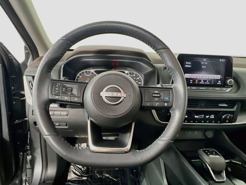 Used 2023 Nissan Rogue SV w/ SV Premium B Package AWD/4WD image 10