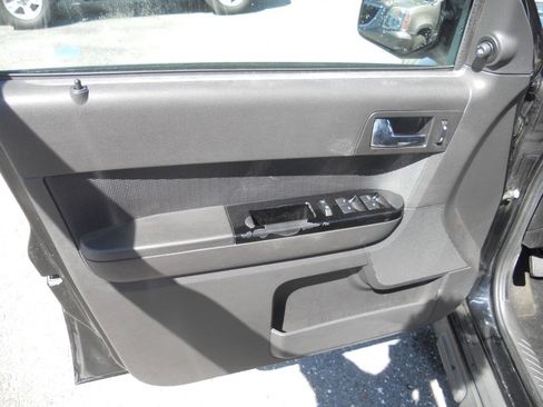 Used 2010 Ford Escape Limited AWD/4WD image 12