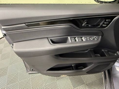 New 2026 Honda Odyssey Elite image 13