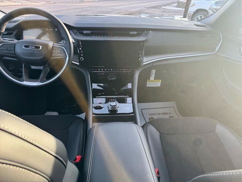 Used 2026 Jeep Grand Cherokee 4WD image 15