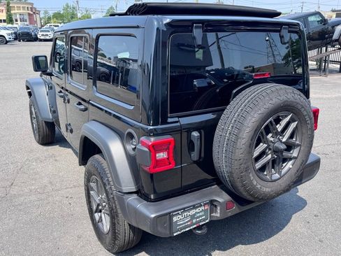 Used 2025 Jeep Wrangler Unlimited Sport AWD/4WD image 5