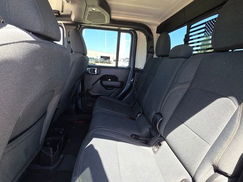 Used 2025 Jeep Gladiator Sport AWD/4WD image 13