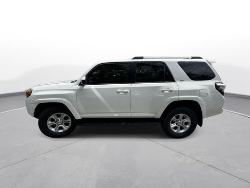 Certified 2021 Toyota 4Runner SR5 AWD/4WD image 9