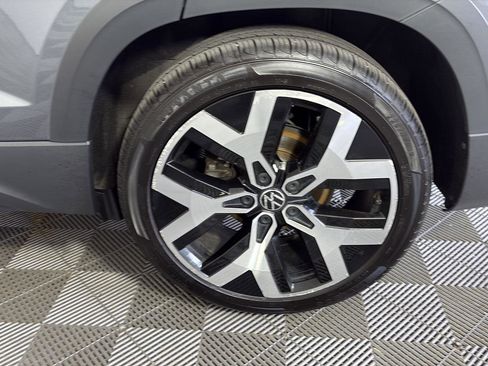 Used 2022 Volkswagen Taos SEL AWD/4WD image 15