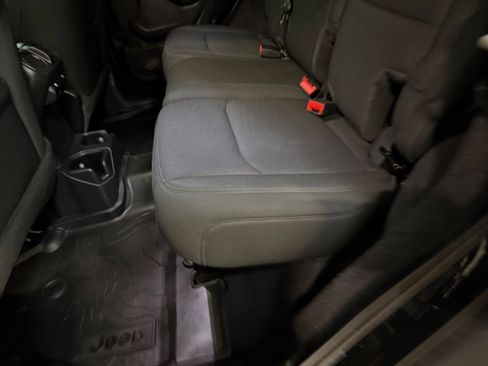 Used 2022 Jeep Wrangler Unlimited Sport w/ Cold Weather Group AWD/4WD image 48