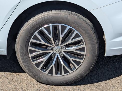 Used 2019 Volkswagen Jetta SEL FWD image 3