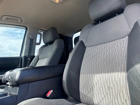 Used 2017 Toyota Tundra SR5 w/ SR5 Upgrade Package RWD image 37