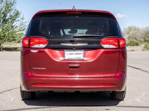 Used 2023 Chrysler Voyager LX FWD image 6