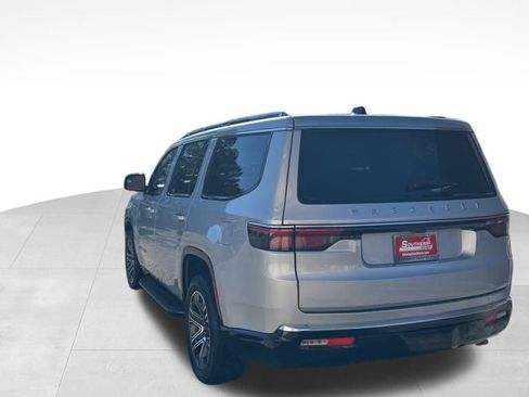Used 2024 Jeep Wagoneer Series II image 3