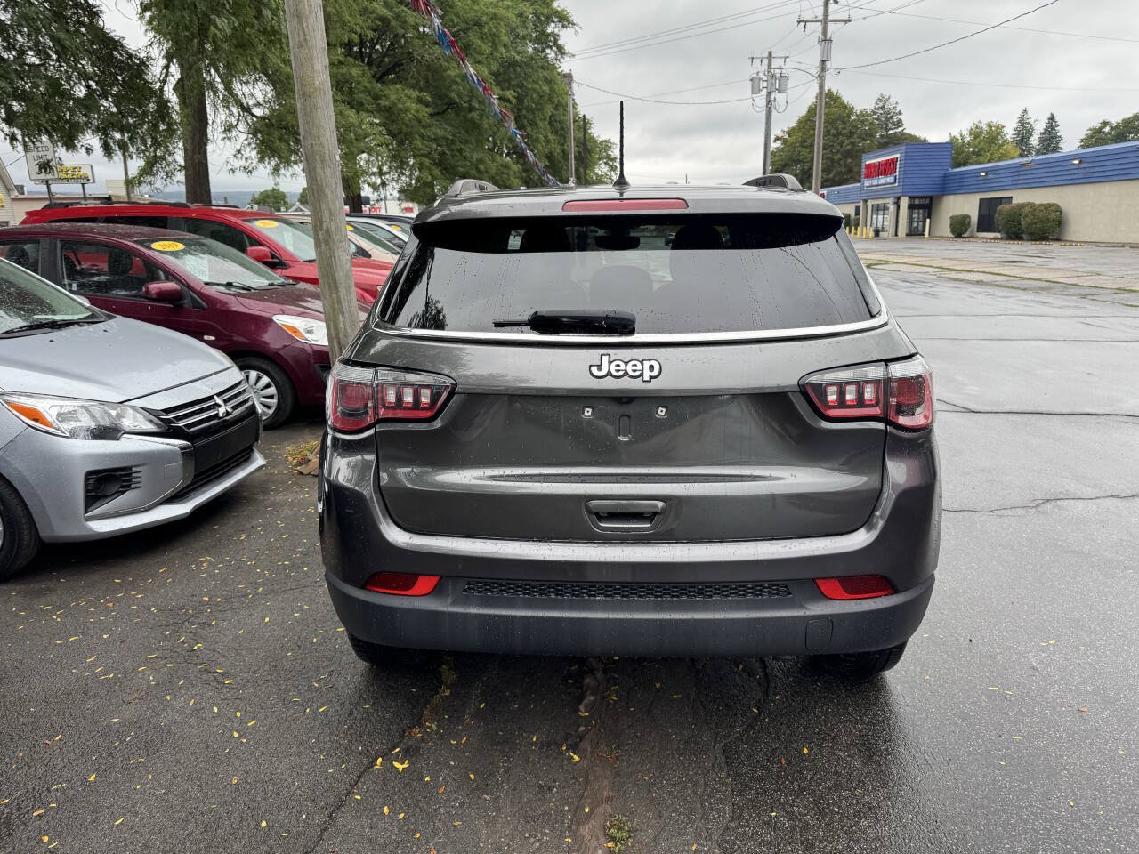 Used 2018 Jeep Compass Latitude w/ Cold Weather Group AWD/4WD image 5