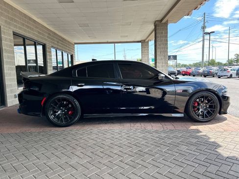 Used 2018 Dodge Charger R/T Scat Pack RWD image 19
