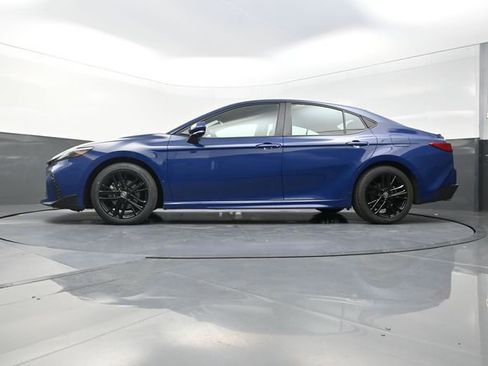 Used 2025 Toyota Camry SE image 42