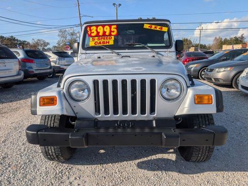 Used 2003 Jeep Wrangler SE image 2