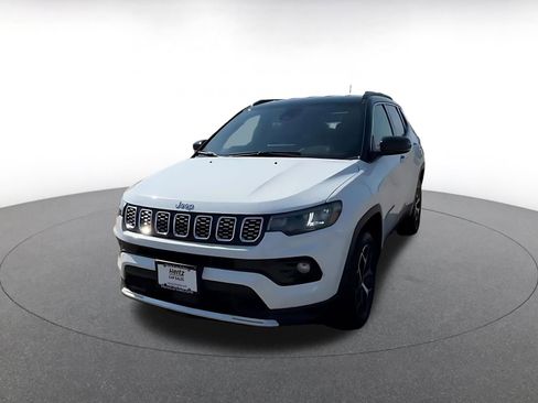 Used 2025 Jeep Compass Limited AWD/4WD image 7