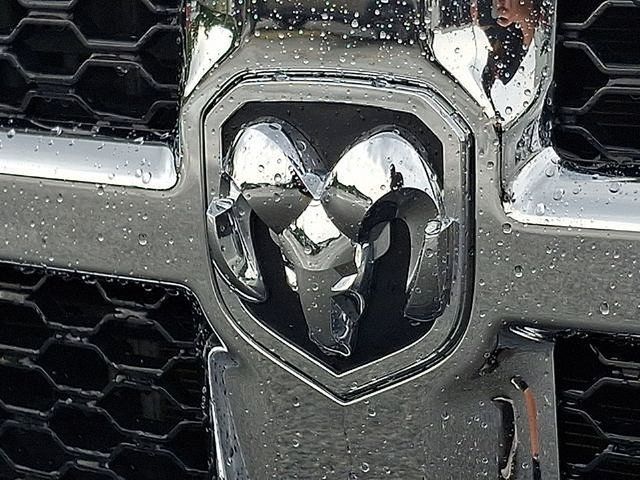 Used 2024 RAM 1500 Classic SLT AWD/4WD image 31