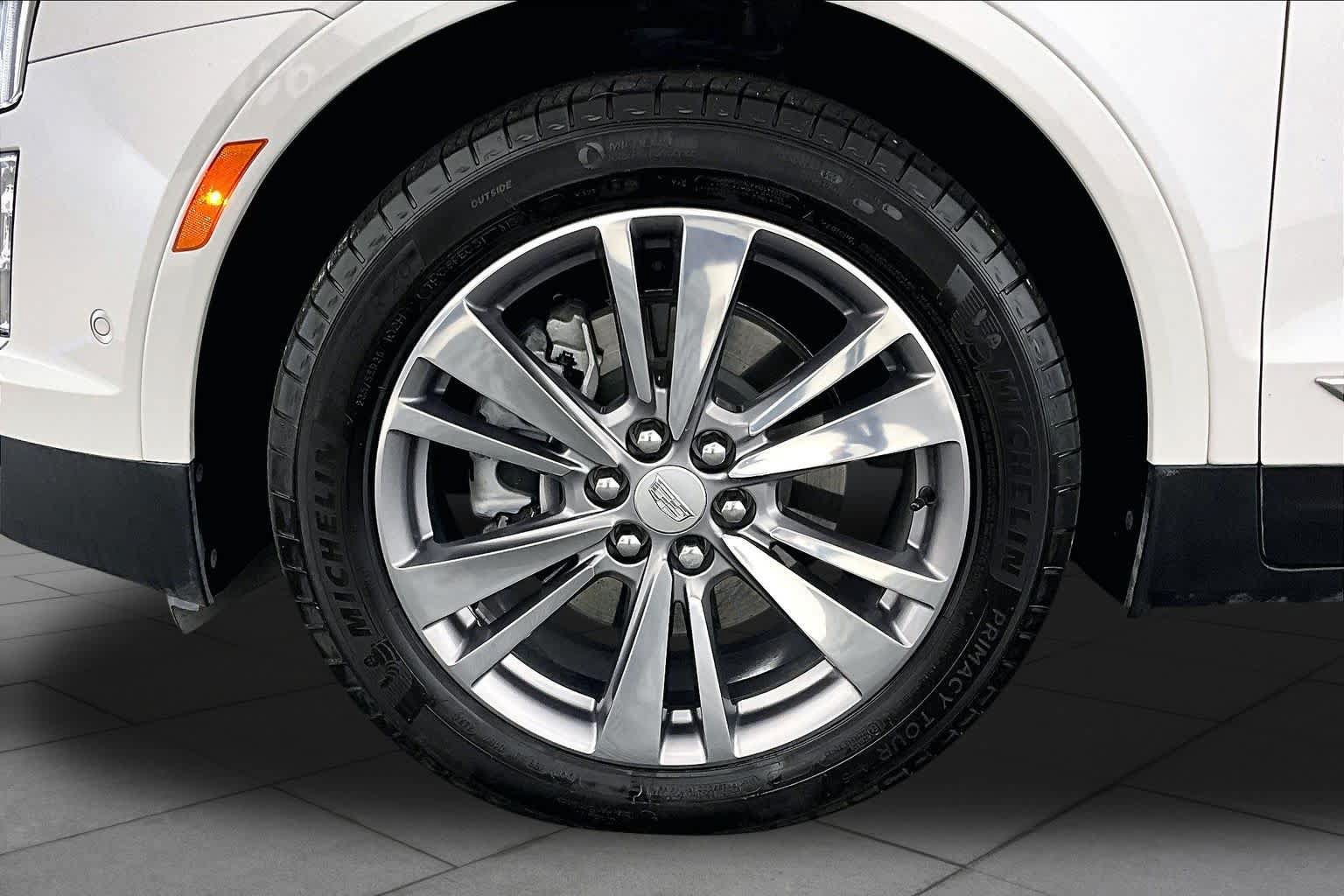 Used 2024 Cadillac XT5 Premium Luxury w/ Technology Package FWD image 11
